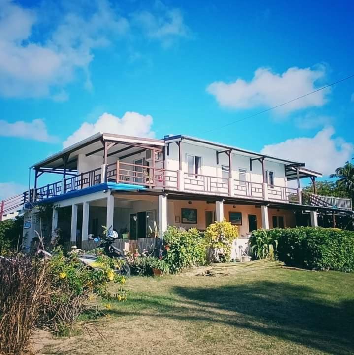 Poisson D'Or Guest House Port Mathurin Kültér fotó